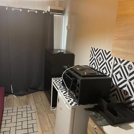 Cozy Studio In Town Center Limassol Luaran gambar